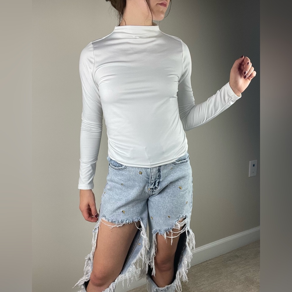 Small - Iris - White long Sleeve with Fleece lining